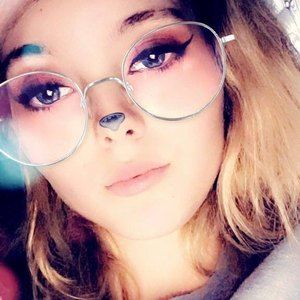 Meet your Posher, Catie